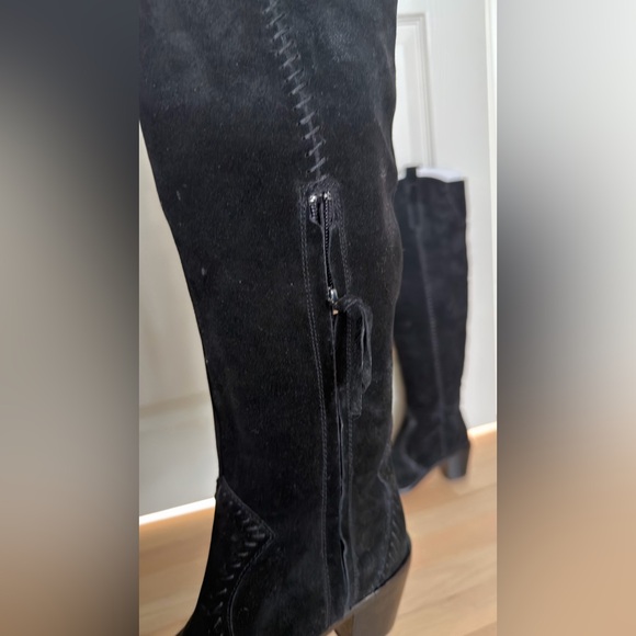Black Knee-High Women's Boots - Picture 5 of 6